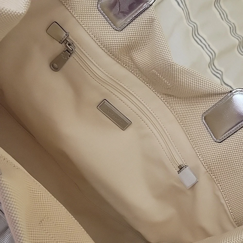 ‼️PRICE SLASHED‼️ NWOT Tory Burch Large Woven Tote. Great for Spring and Summer! - Picture 7 of 8